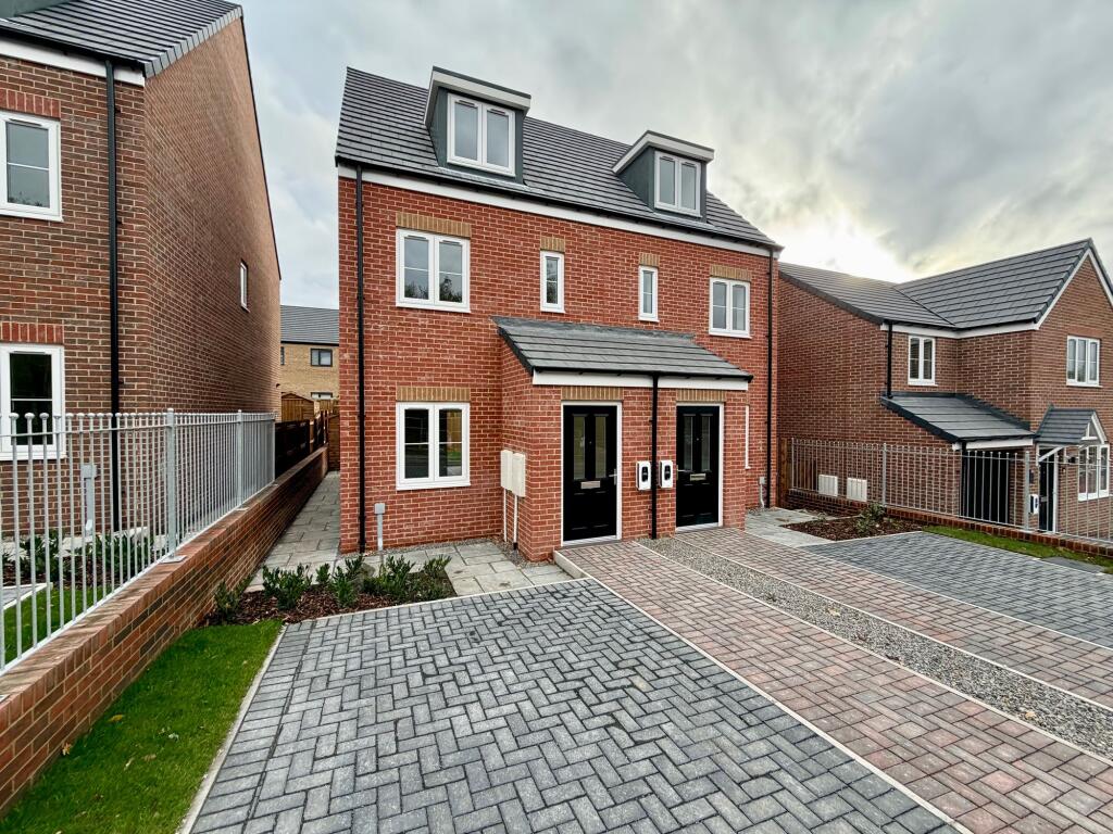 3 bed Semi Detached for rent in . From ElliotLee - Rayners Lane 3 bed Semi Detached for rent in . From ElliotLee - Rayners Lane