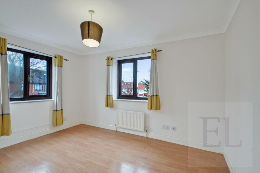 1 bed Mid Terraced House for rent in Northolt. From ElliotLee - Rayners Lane