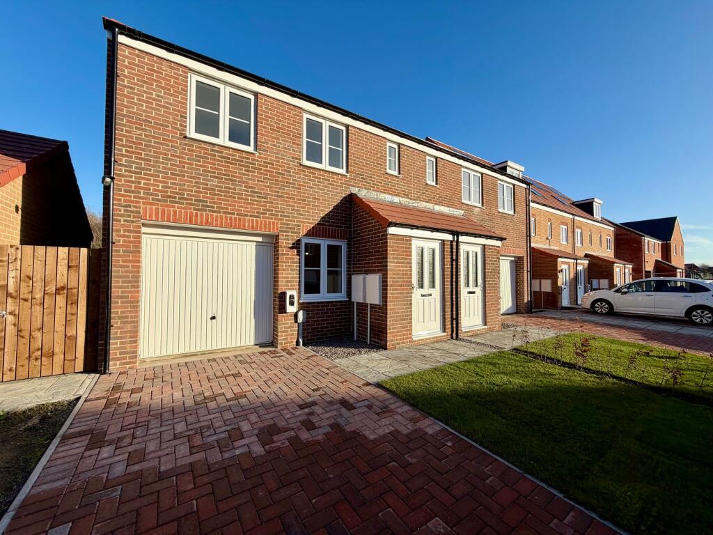 3 bed Semi Detached for rent in . From ElliotLee - Rayners Lane