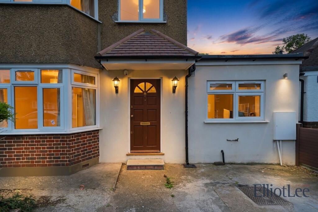 1 bed 1st Floor Flat for rent in Ruislip. From ElliotLee - Rayners Lane