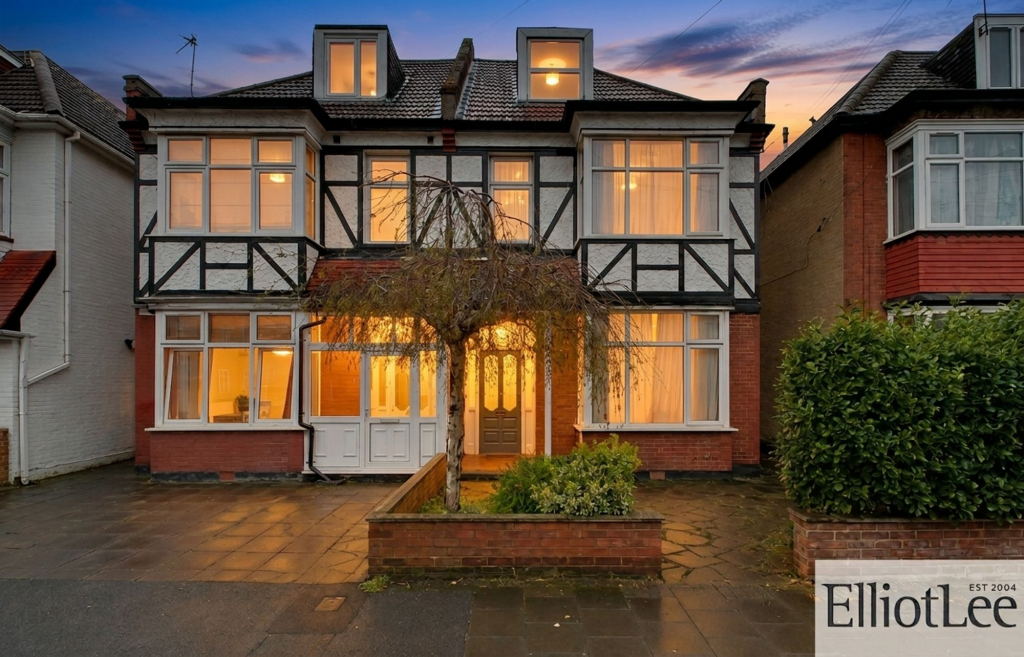 4 bed Studio for rent in Harrow. From ElliotLee - Rayners Lane
