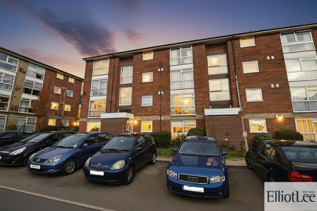 1 bed Apartment for rent in Northolt. From ElliotLee - Rayners Lane 1 bed Apartment for rent in Northolt. From ElliotLee - Rayners Lane