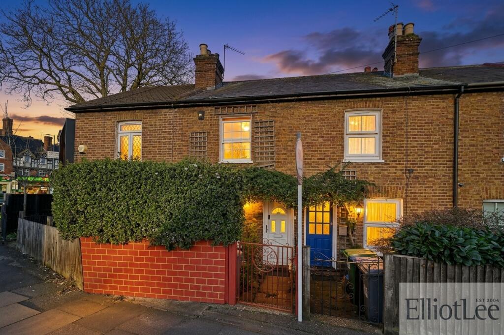 2 bed Mid Terraced House for rent in Harrow. From ElliotLee - Rayners Lane