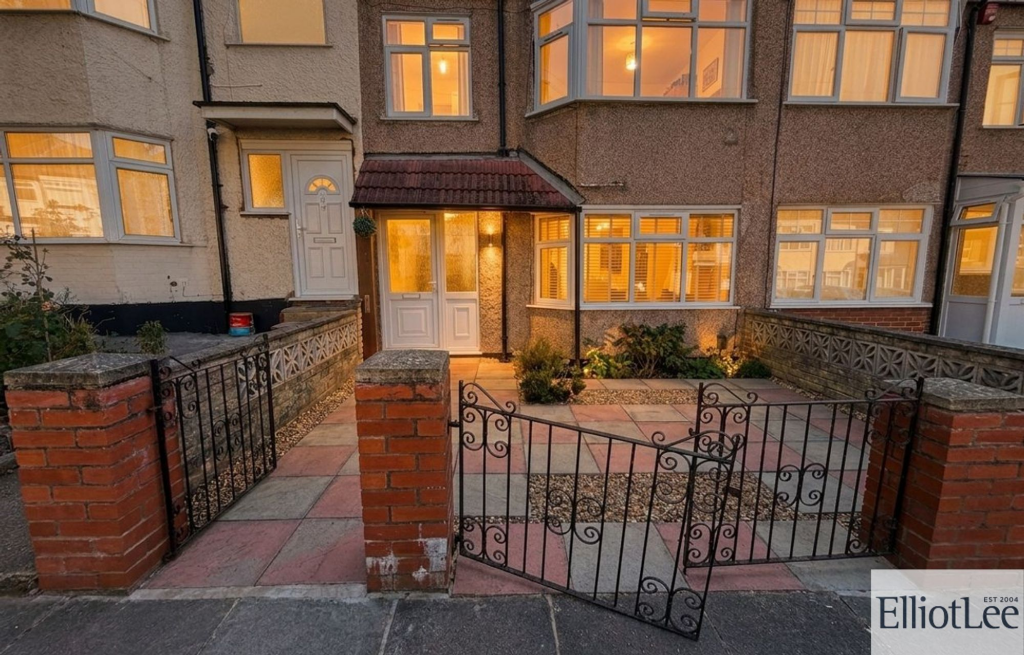 3 bed Semi Detached for rent in Harrow. From ElliotLee - Rayners Lane