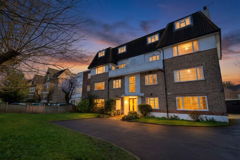 2 bed Apartment for rent in Greenford. From ElliotLee - Rayners Lane 2 bed Apartment for rent in Greenford. From ElliotLee - Rayners Lane