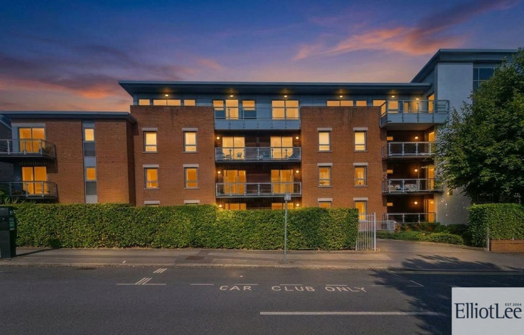 2 bed Apartment for rent in Wimbledon. From ElliotLee - Rayners Lane