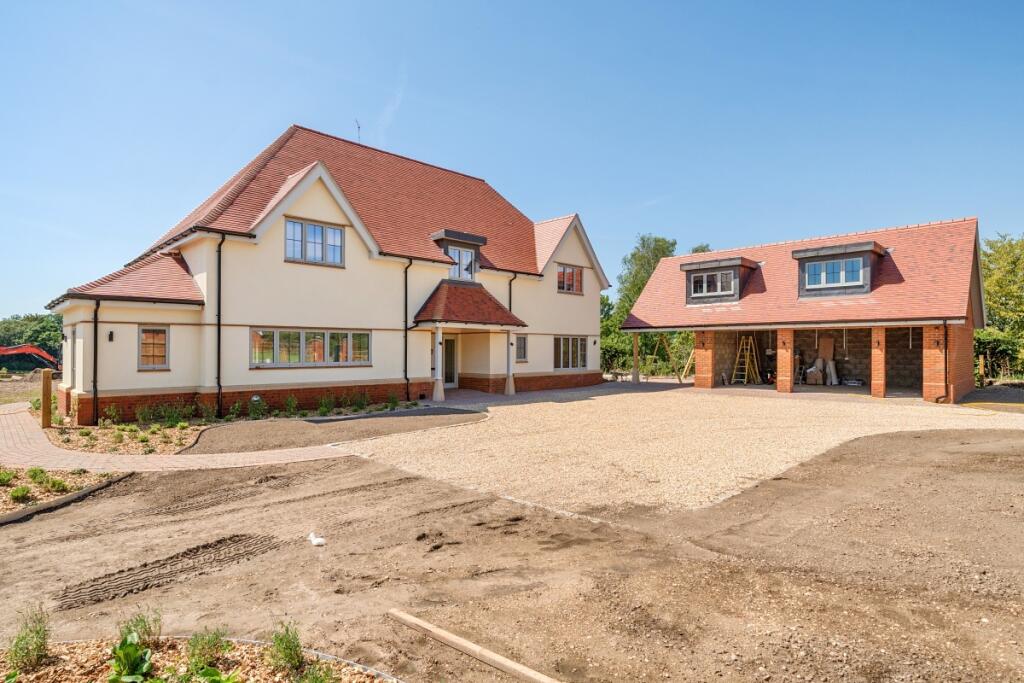 5 bed Detached for rent in Cores End. From Hamptons - Marlow 5 bed Detached for rent in Cores End. From Hamptons - Marlow