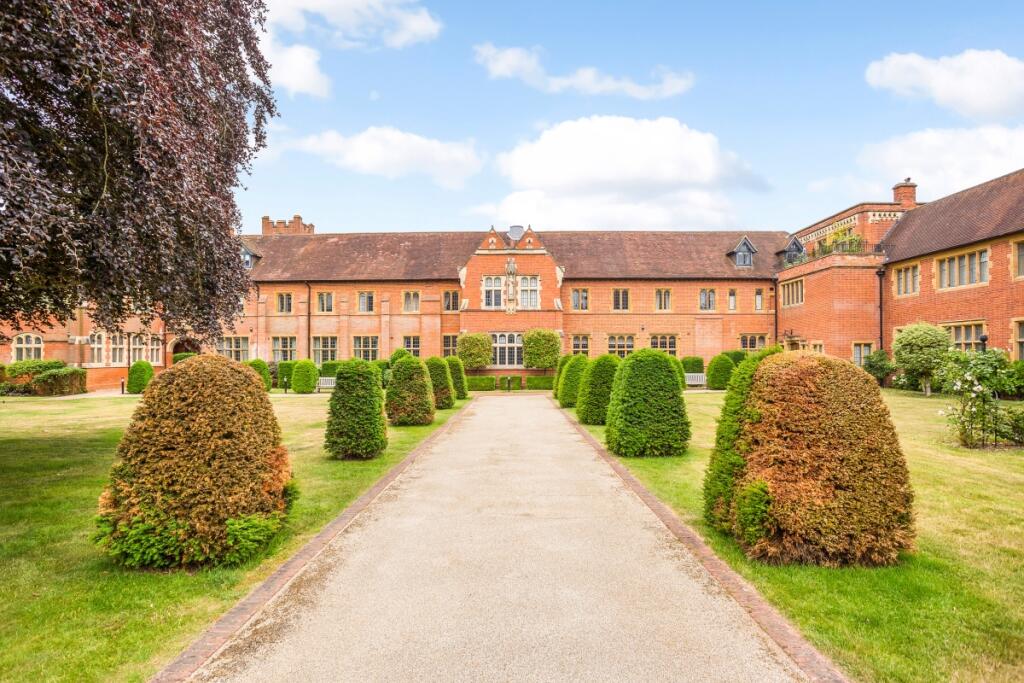 2 bed Apartment for rent in Midgham. From Hamptons - Newbury