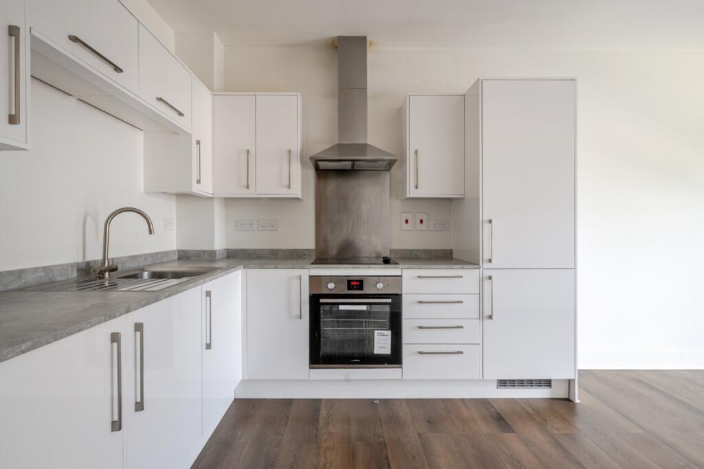 2 bed 1st Floor Flat for rent in Newbury. From Hamptons - Newbury