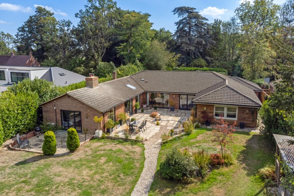 6 bed Bungalow for rent in Burghclere. From Hamptons - Newbury 6 bed Bungalow for rent in Burghclere. From Hamptons - Newbury