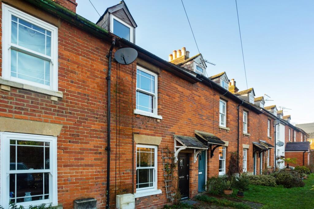 2 bed Mid Terraced House for rent in Wantage. From Hamptons - Oxford 2 bed Mid Terraced House for rent in Wantage. From Hamptons - Oxford