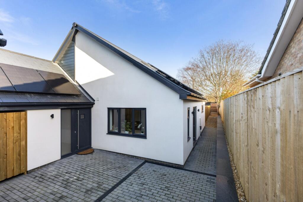 2 bed Detached for rent in Kennington. From Hamptons - Oxford 2 bed Detached for rent in Kennington. From Hamptons - Oxford