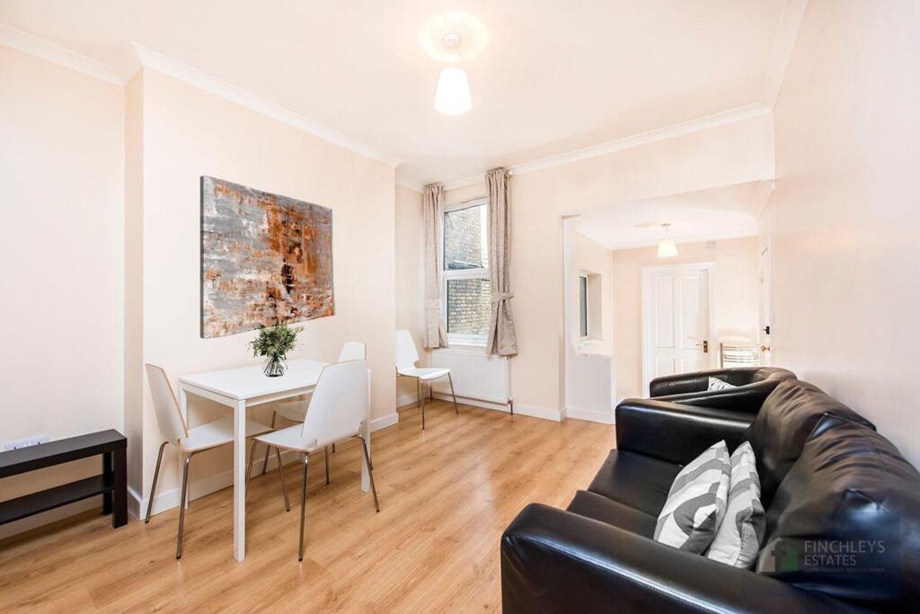 2 bed 1st Floor Flat for rent in London. From Finchleys - Finchley