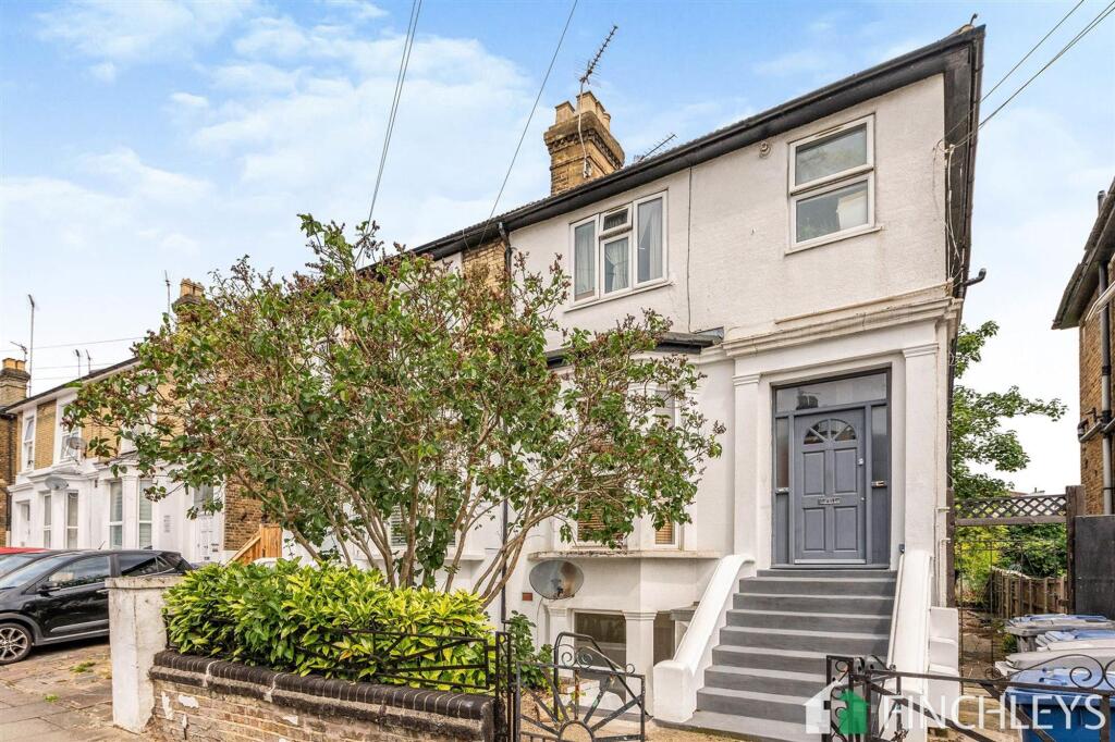 2 bed 1st Floor Flat for rent in Finchley. From Finchleys - Finchley