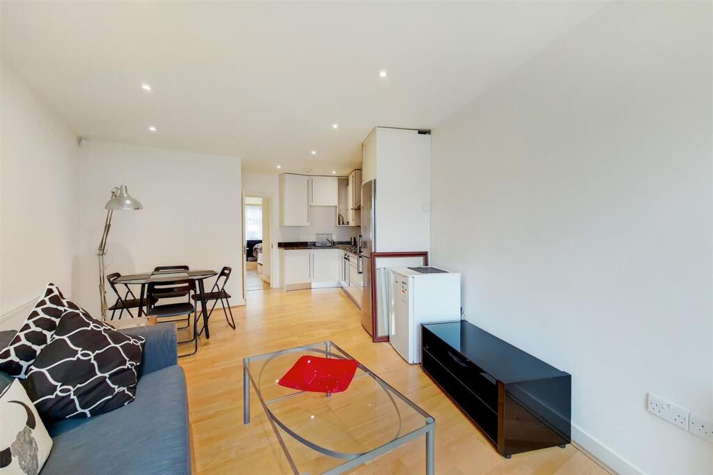 3 bed Semi Detached for rent in London. From Finchleys - Finchley