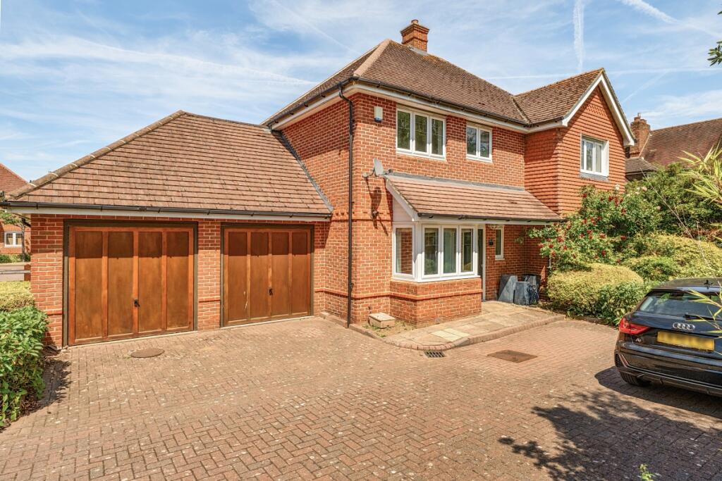 3 bed Semi Detached for rent in Dorking. From Hamptons - Reigate