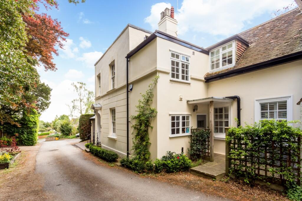 5 bed Detached for rent in Bletchingley. From Hamptons - Reigate 5 bed Detached for rent in Bletchingley. From Hamptons - Reigate
