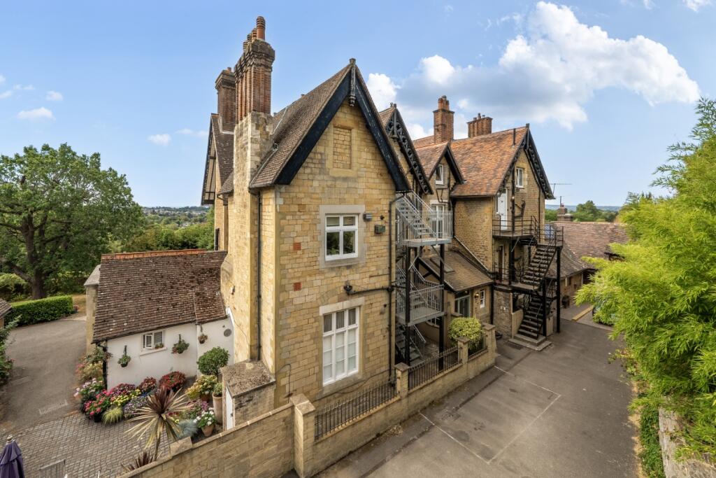 3 bed 1st Floor Flat for rent in Reigate. From Hamptons - Reigate