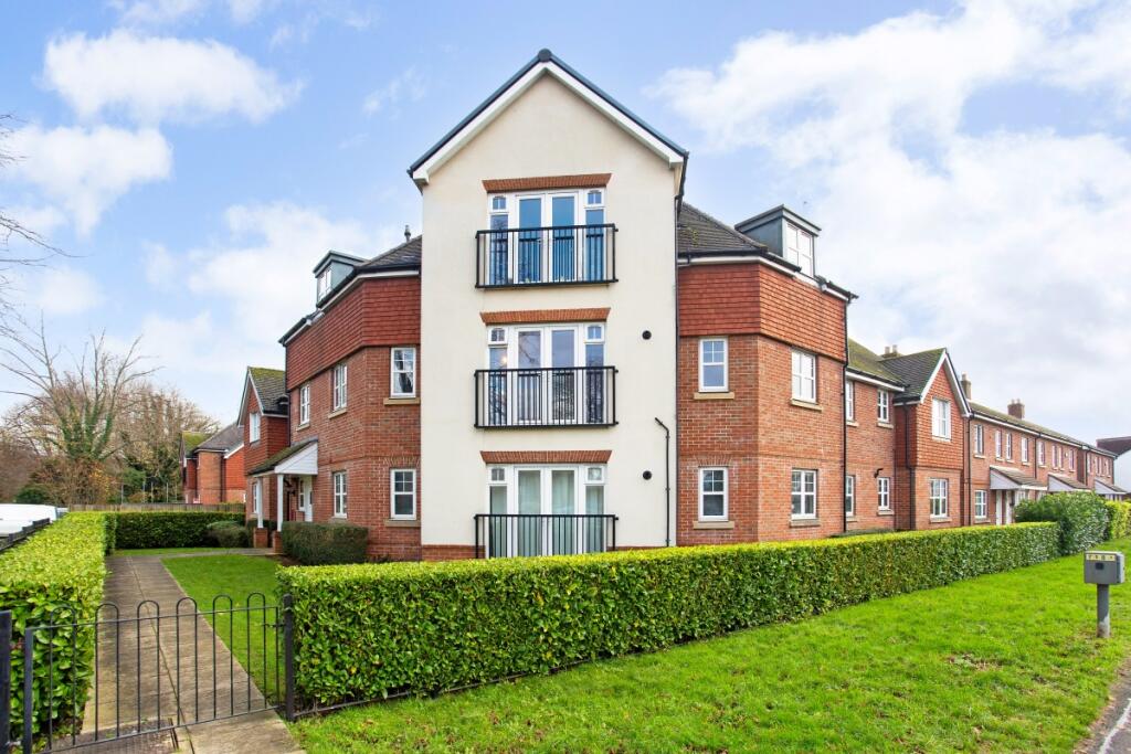 2 bed 1st Floor Flat for rent in Salfords. From Hamptons - Reigate