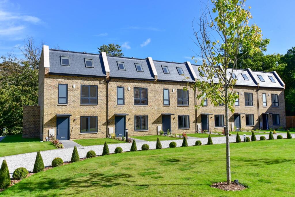 4 bed End of Terrace for rent in Hartley. From Hamptons - Sevenoaks