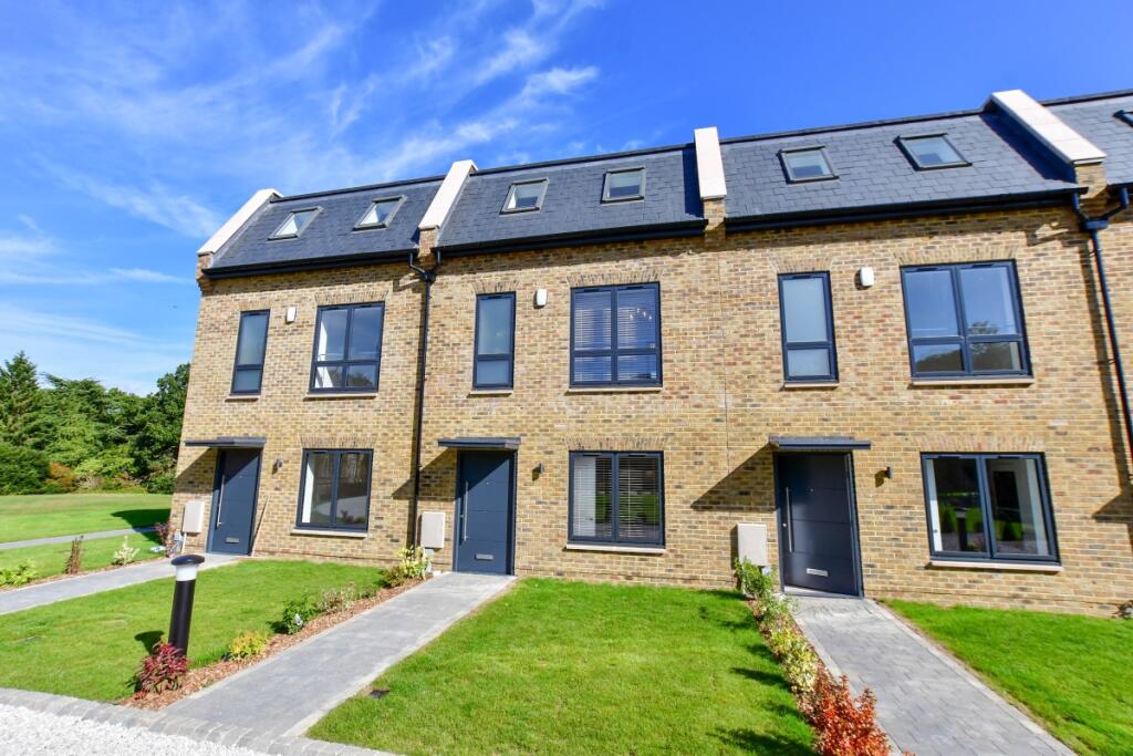 4 bed Mid Terraced House for rent in Hartley. From Hamptons - Sevenoaks