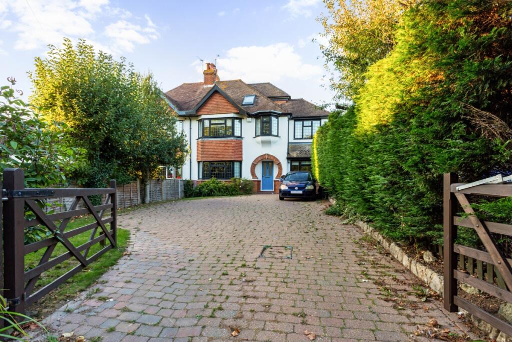 5 bed Semi Detached for rent in Parker's Green. From Hamptons - Sevenoaks 5 bed Semi Detached for rent in Parker's Green. From Hamptons - Sevenoaks