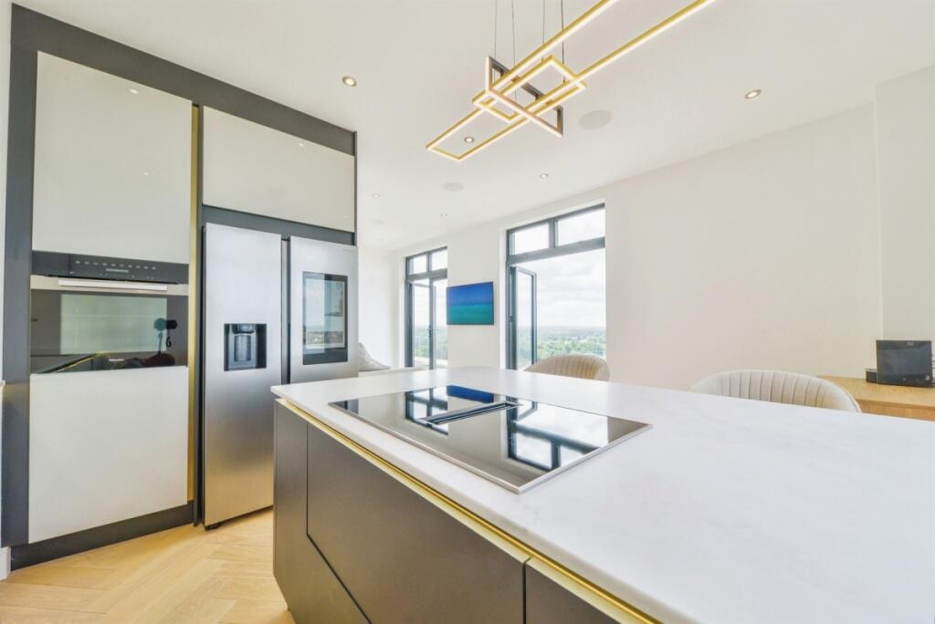 2 bed Penthouse for rent in St Albans. From Hamptons - St Albans