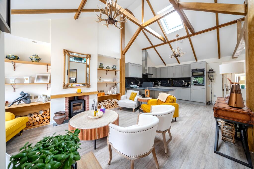 3 bed Detached for rent in Chiswell Green. From Hamptons - St Albans 3 bed Detached for rent in Chiswell Green. From Hamptons - St Albans