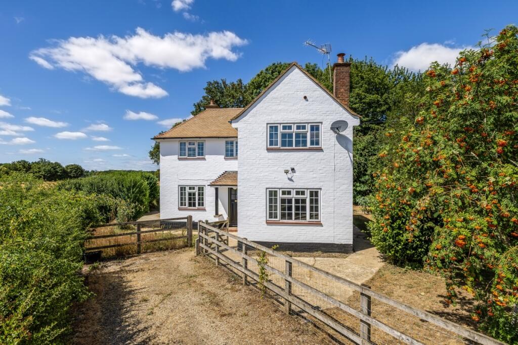 3 bed Detached for rent in St Albans. From Hamptons - St Albans