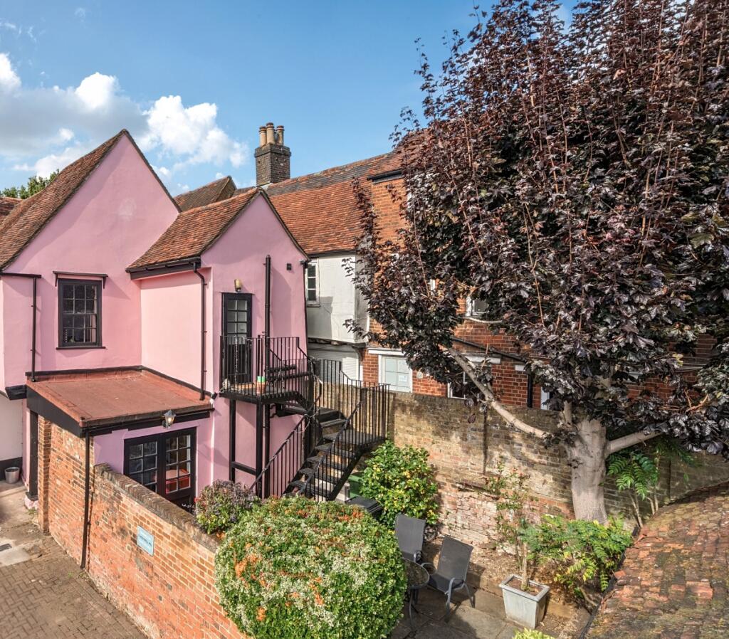 2 bed 1st Floor Flat for rent in St Albans. From Hamptons - St Albans