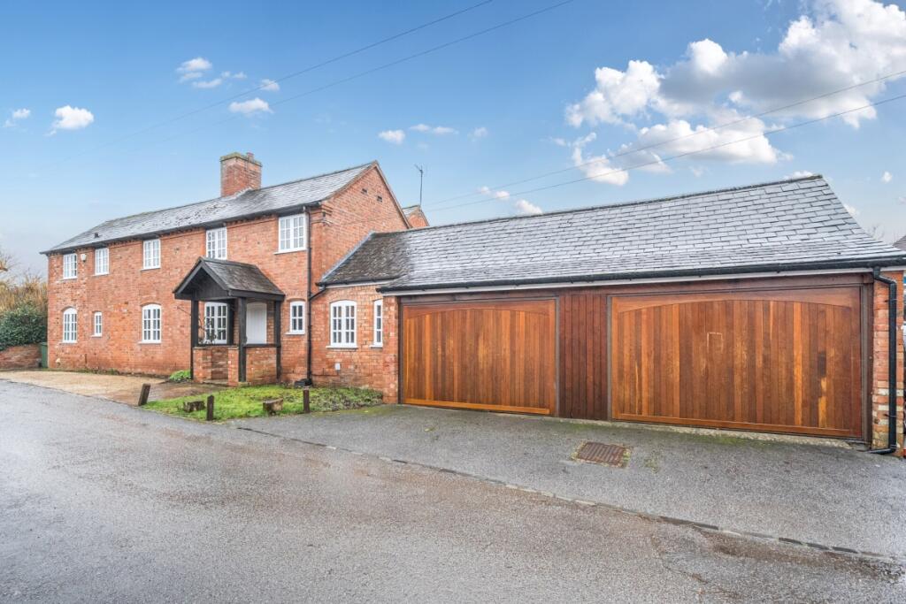 4 bed Detached for rent in . From Hamptons - Stratford-upon-Avon