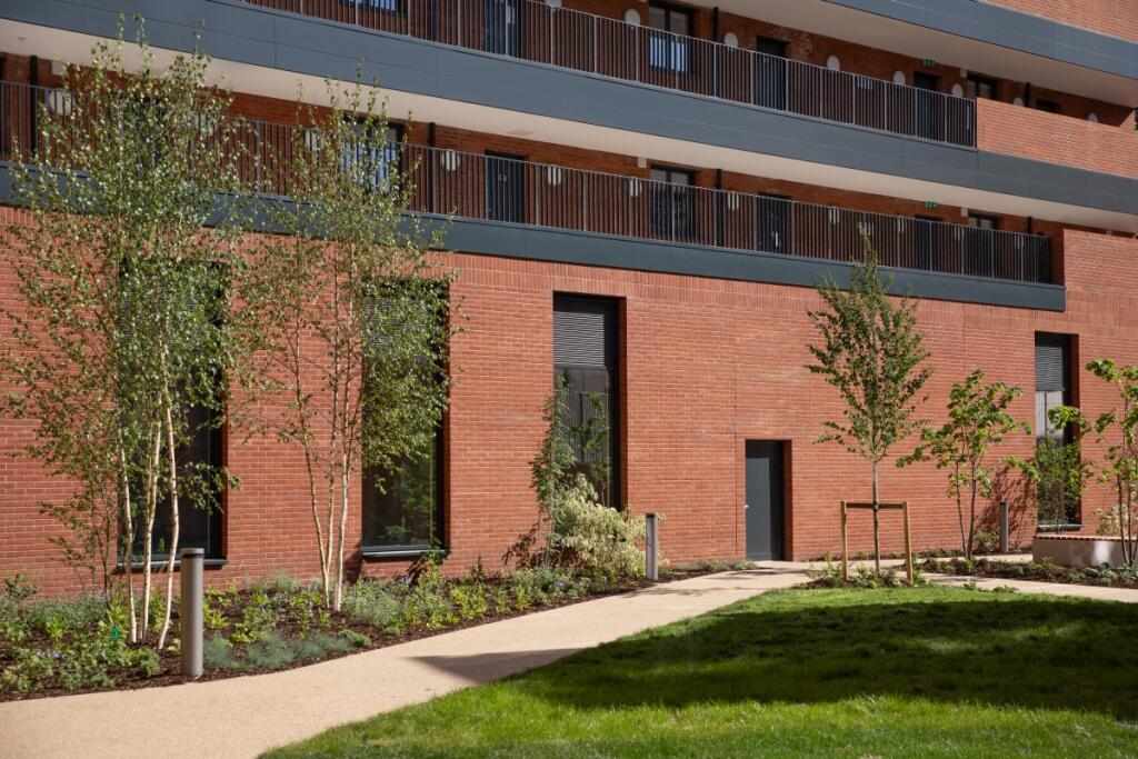 3 bed Apartment for rent in . From Hamptons - Stratford-upon-Avon