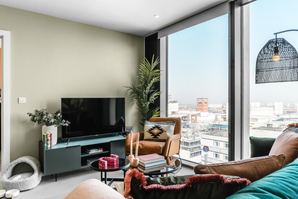 2 bed 1st Floor Flat for rent in Birmingham. From Hamptons - Stratford-upon-Avon