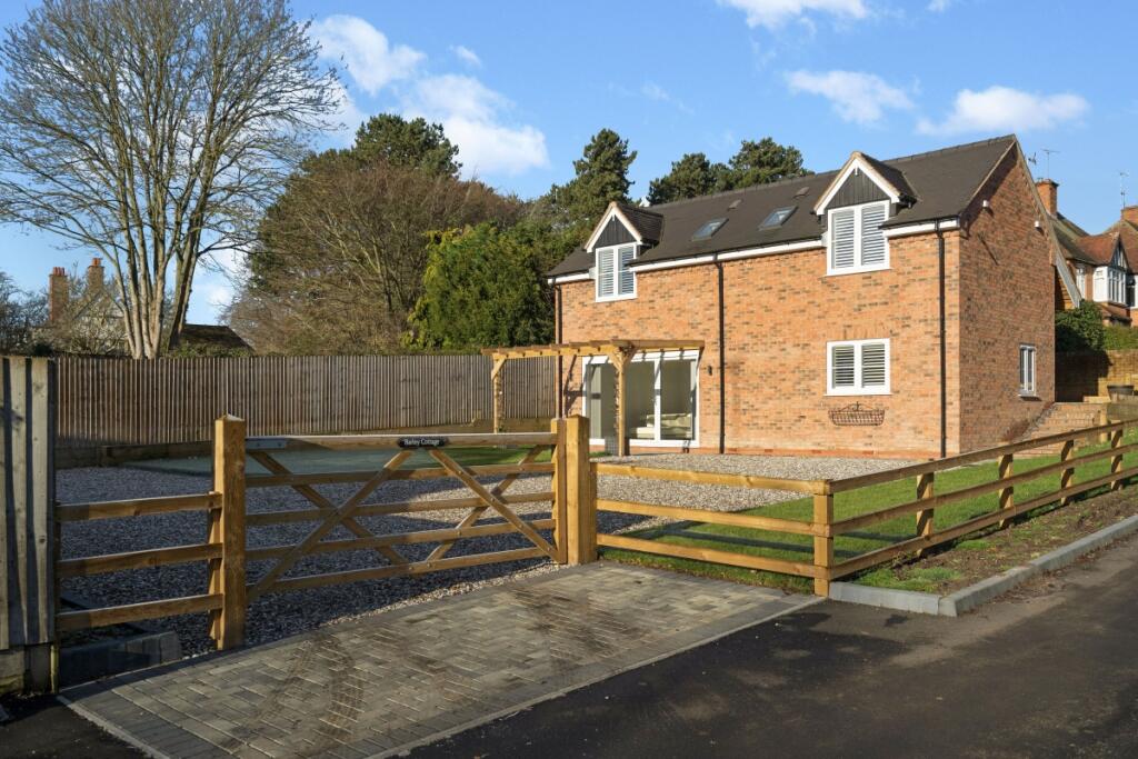 3 bed Detached for rent in Henley-In-Arden. From Hamptons - Stratford-upon-Avon 3 bed Detached for rent in Henley-In-Arden. From Hamptons - Stratford-upon-Avon