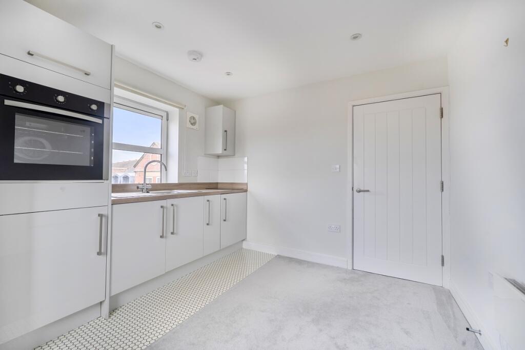 1 bed 1st Floor Flat for rent in Stratford-upon-Avon. From Hamptons - Stratford-upon-Avon