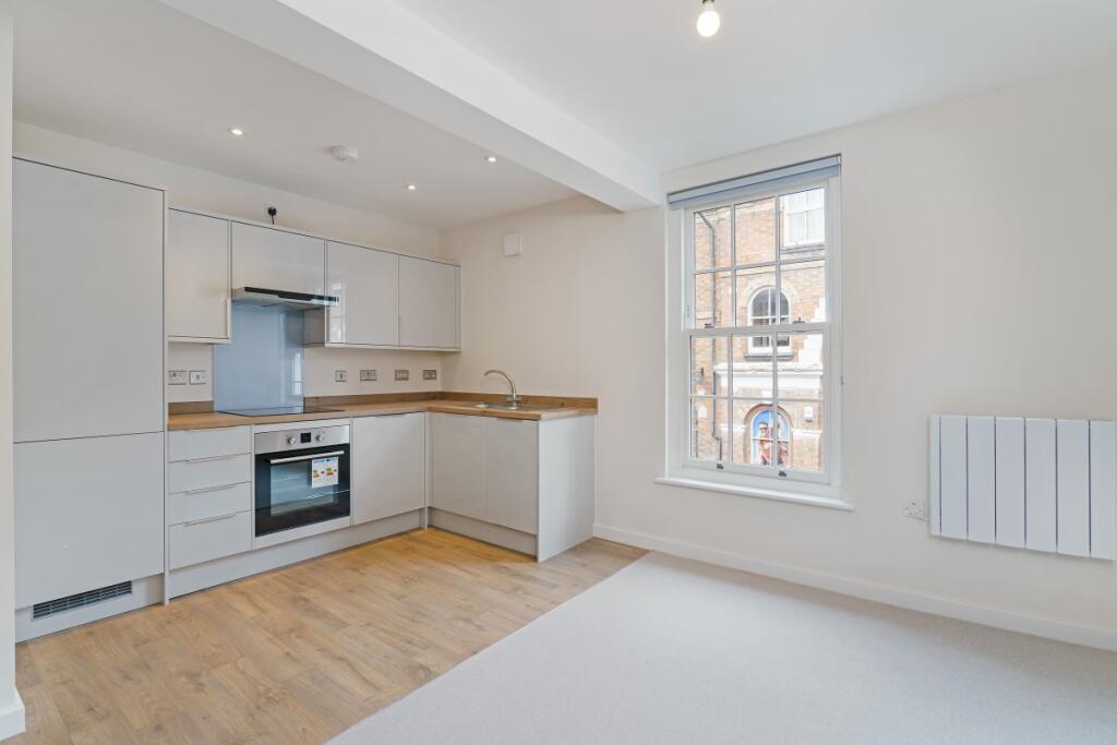 2 bed 1st Floor Flat for rent in Stratford-upon-Avon. From Hamptons - Stratford-upon-Avon 2 bed 1st Floor Flat for rent in Stratford-upon-Avon. From Hamptons - Stratford-upon-Avon