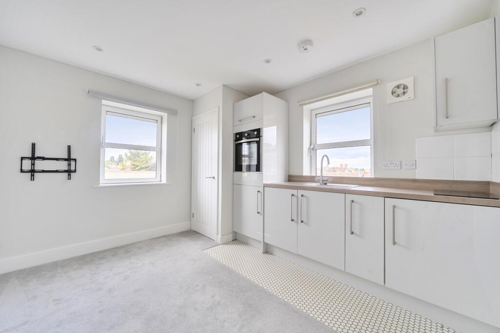1 bed 1st Floor Flat for rent in Stratford-upon-Avon. From Hamptons - Stratford-upon-Avon
