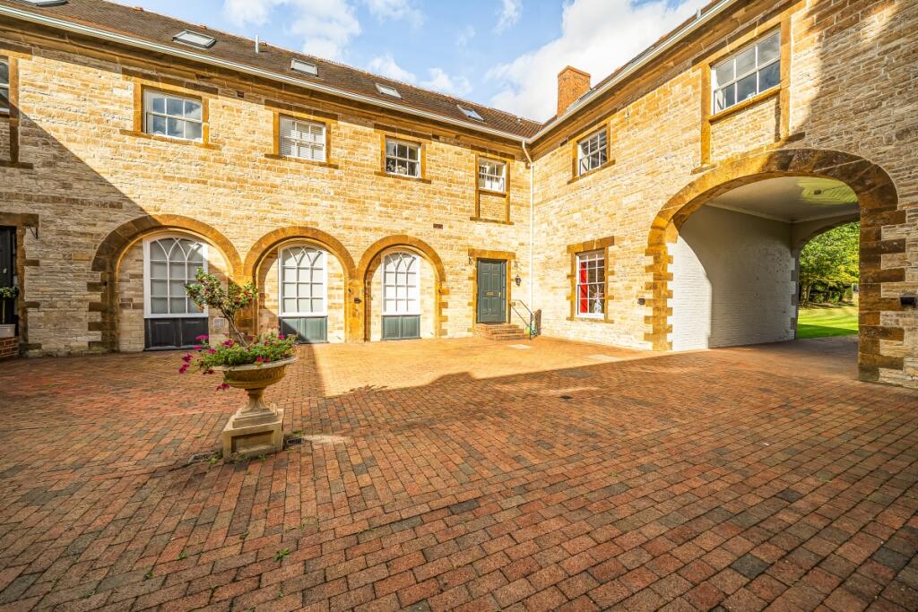 3 bed Duplex for rent in Combrook. From Hamptons - Stratford-upon-Avon 3 bed Duplex for rent in Combrook. From Hamptons - Stratford-upon-Avon