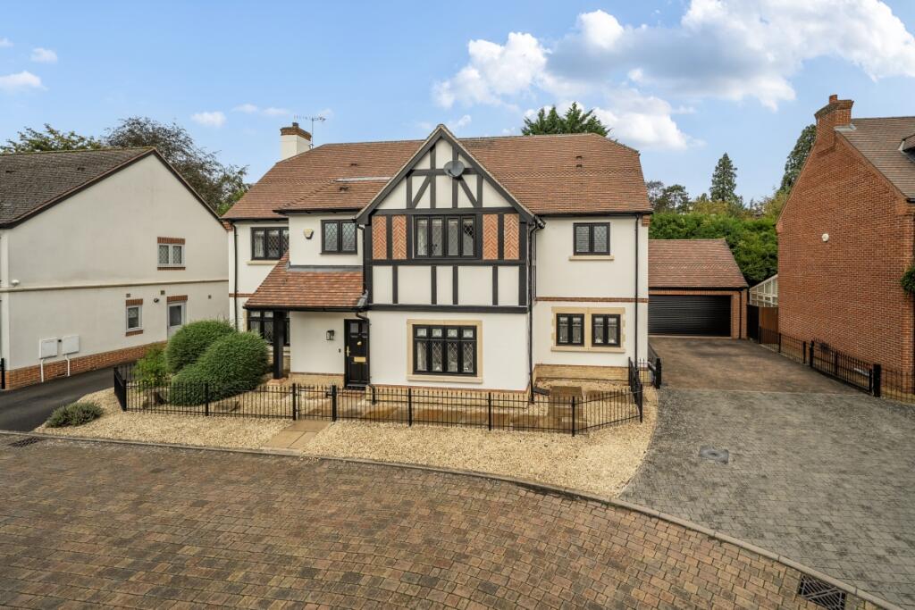 4 bed Detached for rent in Stratford-upon-Avon. From Hamptons - Stratford-upon-Avon