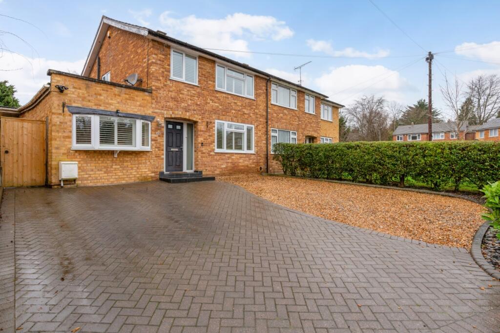 4 bed Semi Detached for rent in Ascot. From Hamptons - Sunningdale 4 bed Semi Detached for rent in Ascot. From Hamptons - Sunningdale