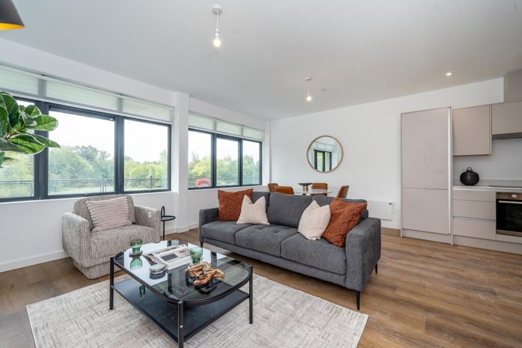 2 bed Apartment for rent in Staines-upon-Thames. From Hamptons - Sunningdale