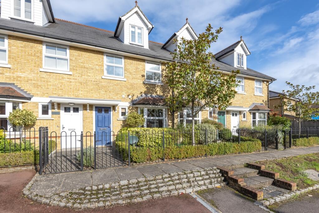 3 bed Mid Terraced House for rent in Ascot. From Hamptons - Sunningdale