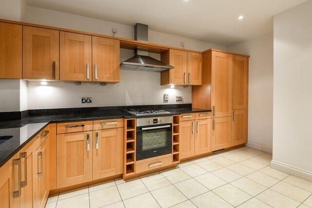 2 bed Apartment for rent in Sunninghill. From Hamptons - Sunningdale 2 bed Apartment for rent in Sunninghill. From Hamptons - Sunningdale