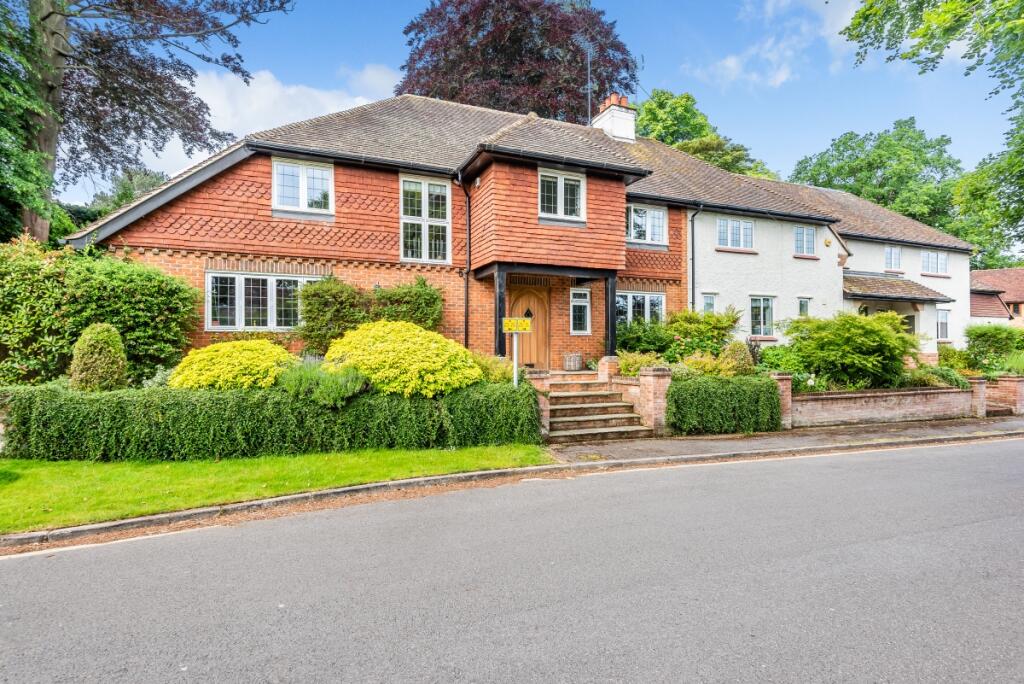 4 bed Cottage for rent in Sunningdale. From Hamptons - Sunningdale
