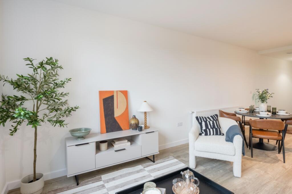 2 bed Apartment for rent in . From Hamptons - Sunningdale