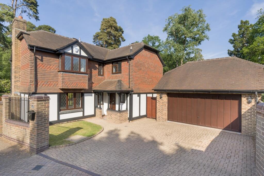 5 bed Detached for rent in Sunningdale. From Hamptons - Sunningdale 5 bed Detached for rent in Sunningdale. From Hamptons - Sunningdale