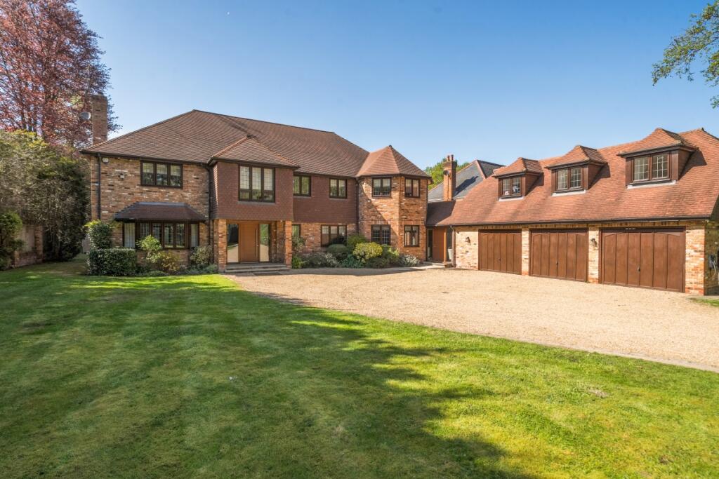 5 bed Detached for rent in Ascot. From Hamptons - Sunningdale 5 bed Detached for rent in Ascot. From Hamptons - Sunningdale