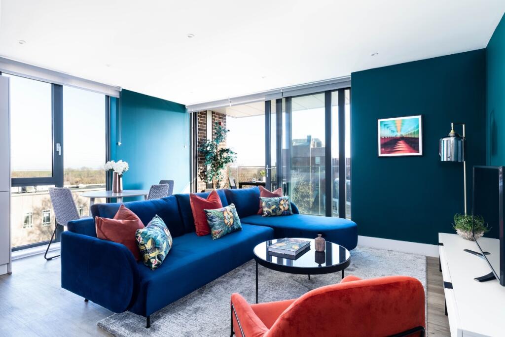 2 bed Apartment for rent in Staines-upon-Thames. From Hamptons - Sunningdale