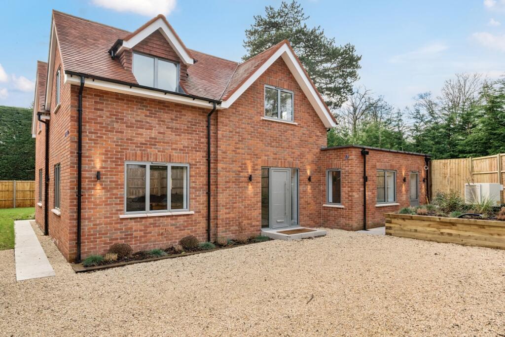 3 bed Detached for rent in South Ascot. From Hamptons - Sunningdale
