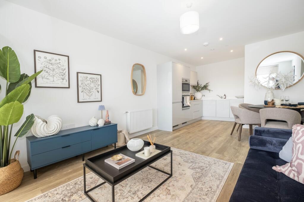 1 bed Apartment for rent in Staines-upon-Thames. From Hamptons - Sunningdale